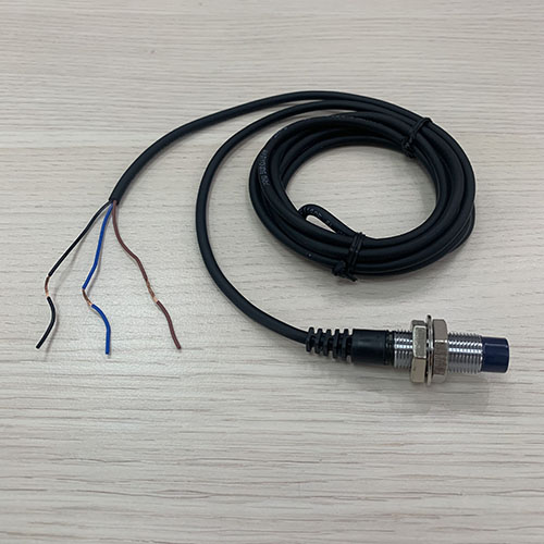 Cảm biến tiệm cận UP12RD-4PA, 3 Wire PNP, 2 Wire N.C